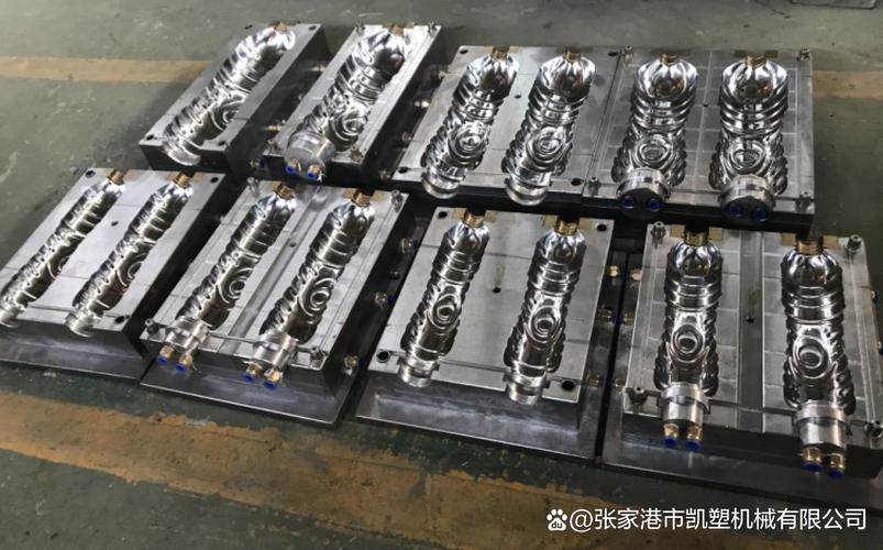 PET吹瓶机制造厂的专业生产与技术解析
